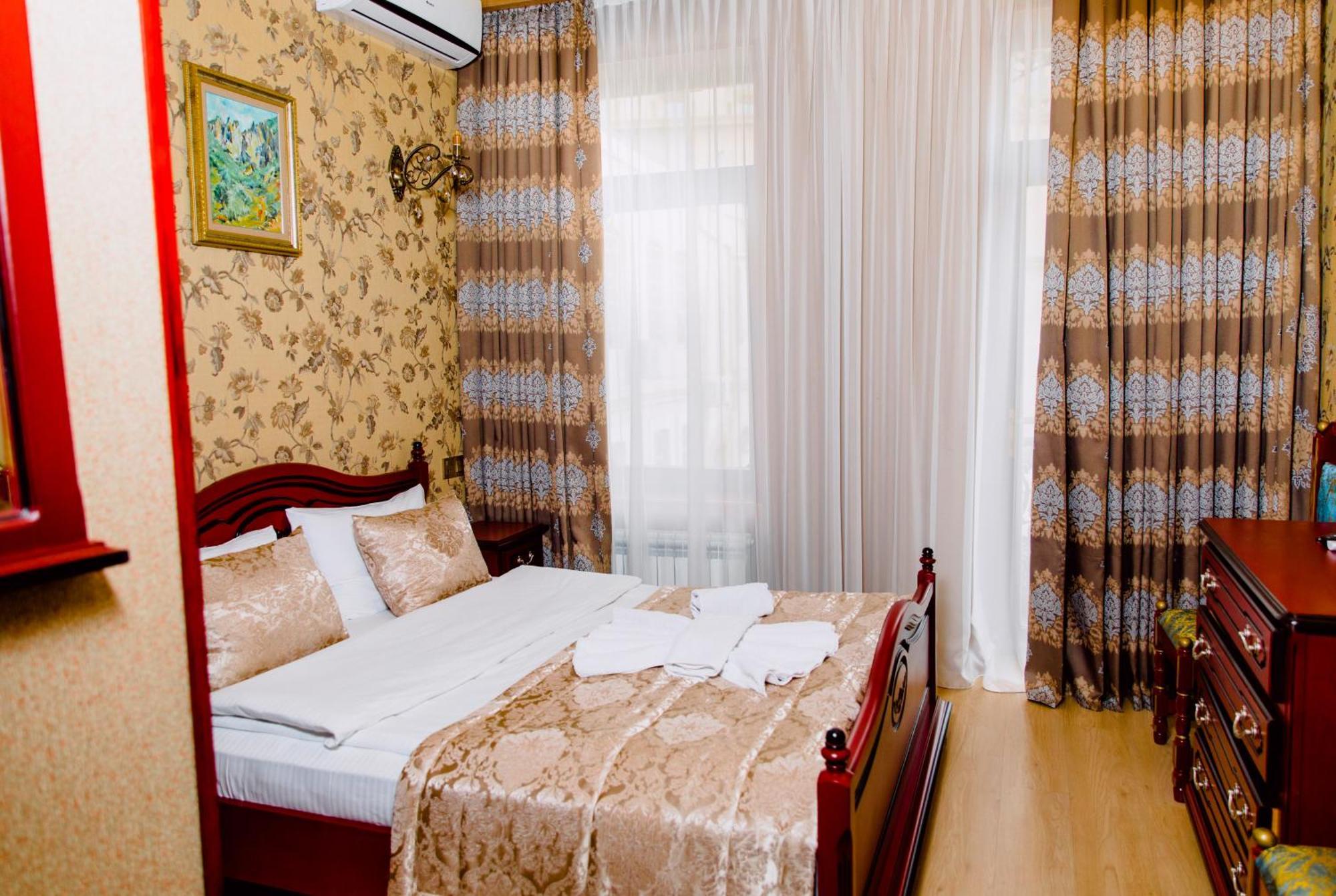 Royal Antique Boutique Hotel Baku Exterior photo